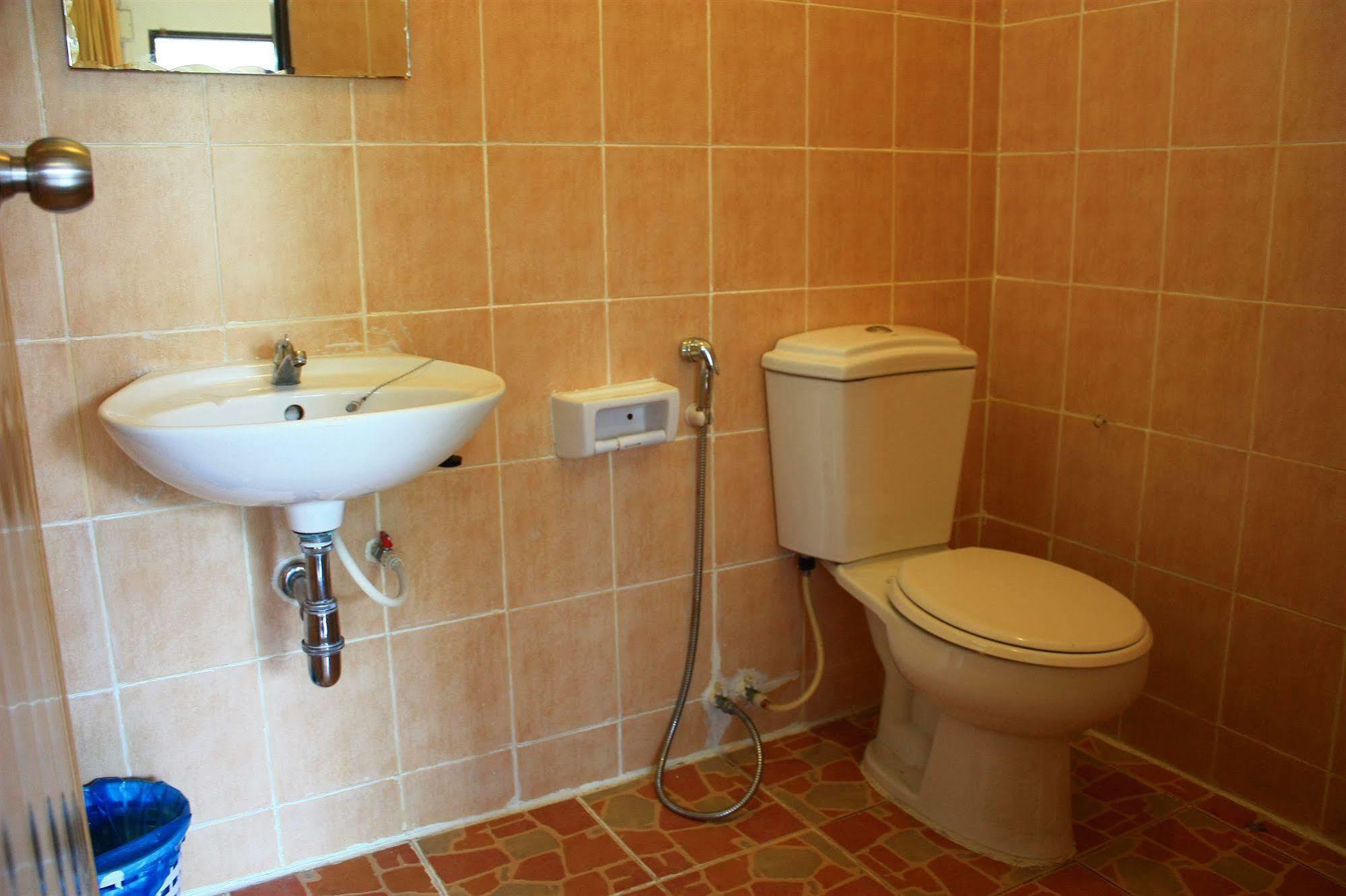 โรงแรมตีฆ้อง - Tri Gong Hotel Chiang Mai Buitenkant foto
